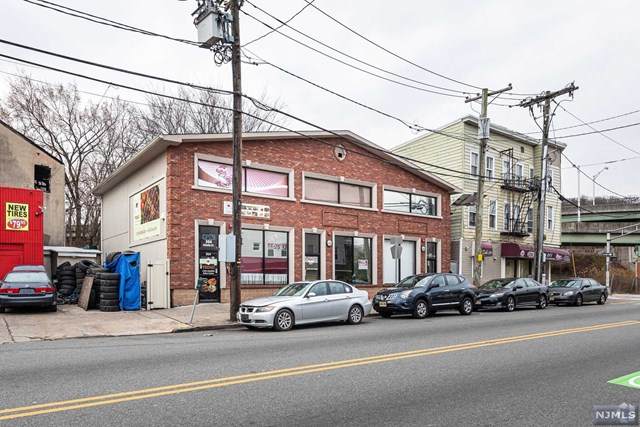 300-304 Grand Street - Photo 1
