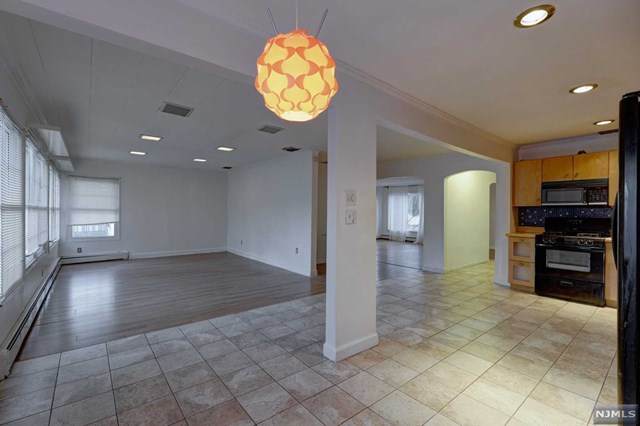 28 Harlow Crescent - Photo 1