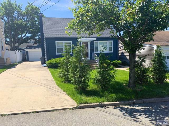 396 Van Bussum Avenue - Photo 1