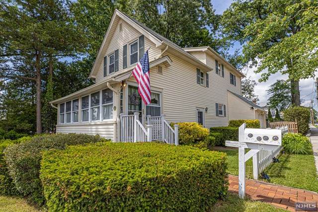 33 Parkway - Photo 1