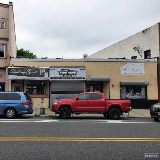 76 Broadway - Photo 1