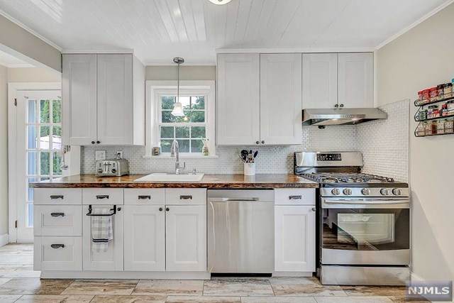 6 Godfrey Avenue - Photo 1