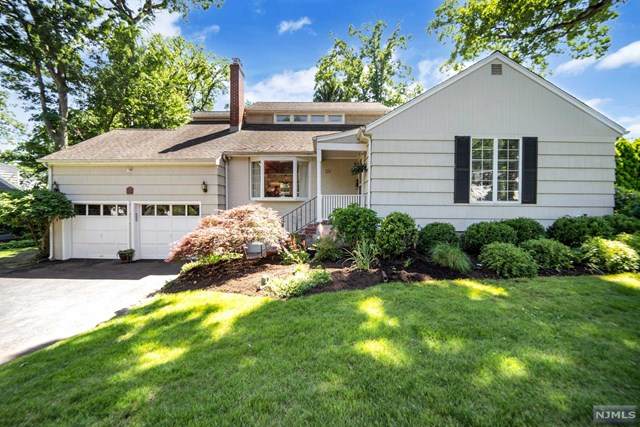 24 Addison Place - Photo 1