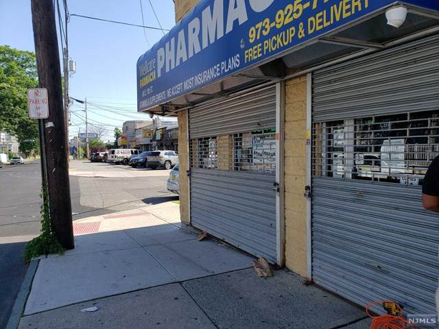 693 18th Street - Photo 1