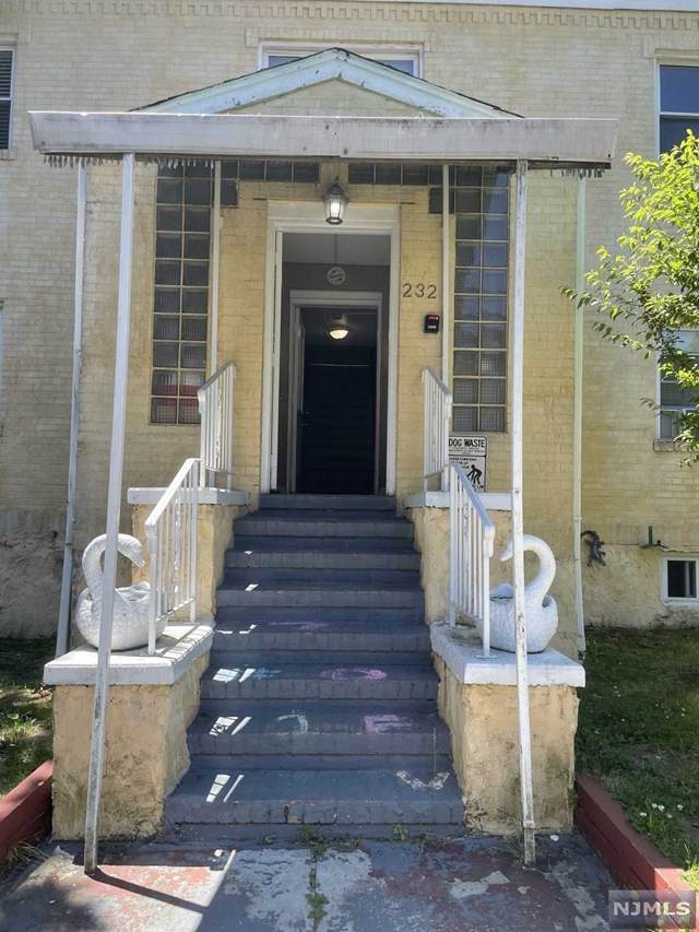 232 Lincoln Avenue - Photo 1