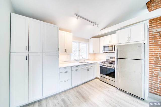 334 Broad Street - Photo 1