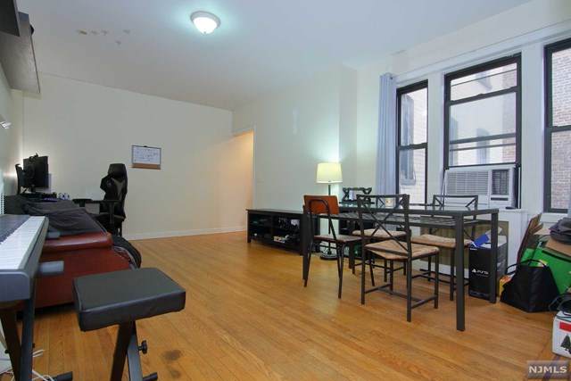 36 Duncan Avenue - Photo 1