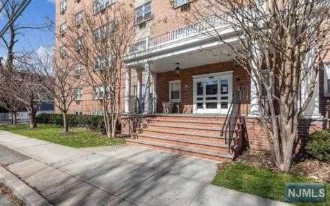 465-73 Valley Street - Photo 1