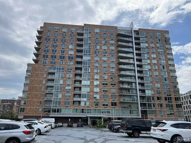 615 Hudson Park - Photo 1