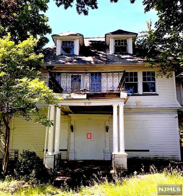 212-214 Elwood Avenue - Photo 1