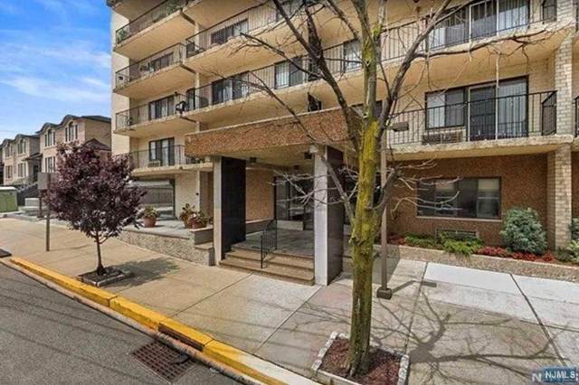 233 12th Street - Photo 1