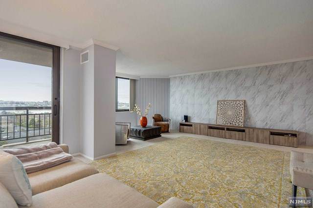 807 Harmon Cove Tower - Photo 1