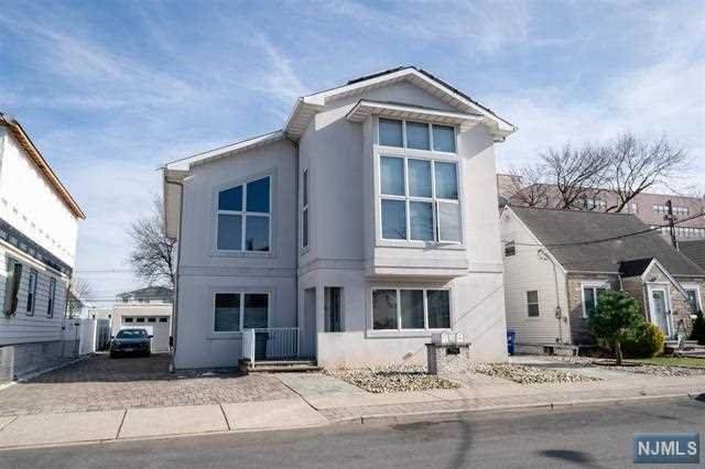 770 6th Street - Photo 1