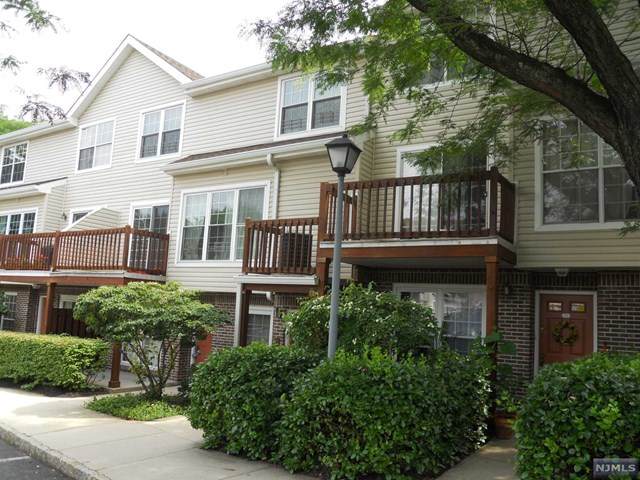 754 Charles Court - Photo 1