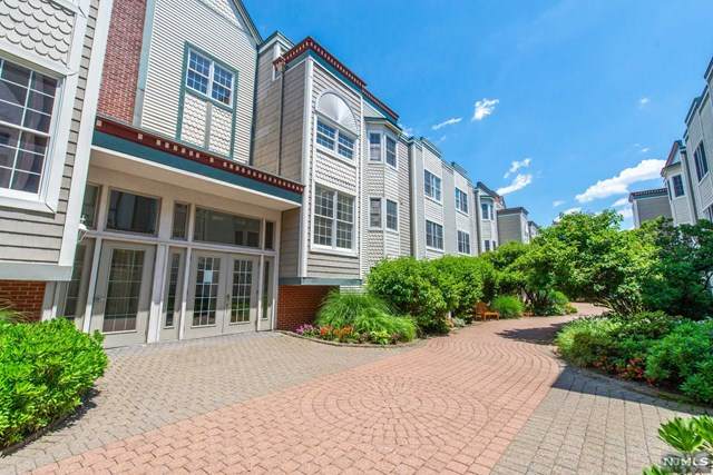 305 The Promenade - Photo 1