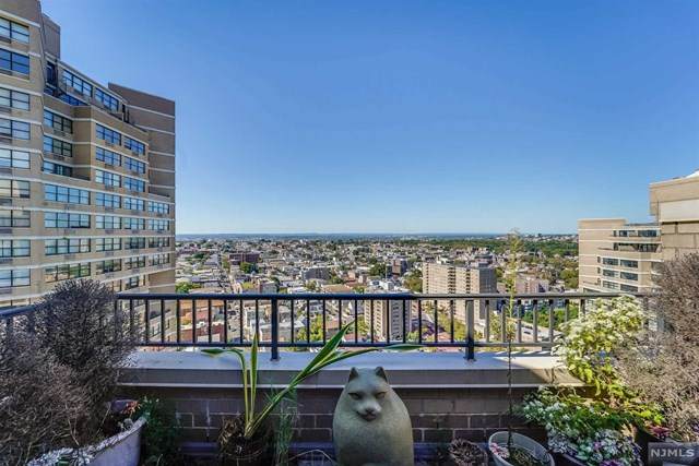 7002 Boulevard East - Photo 1