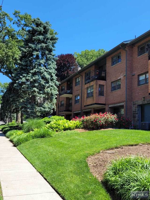 25 Heights Road - Photo 1