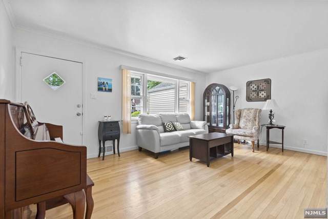 32 Deacon Place - Photo 1