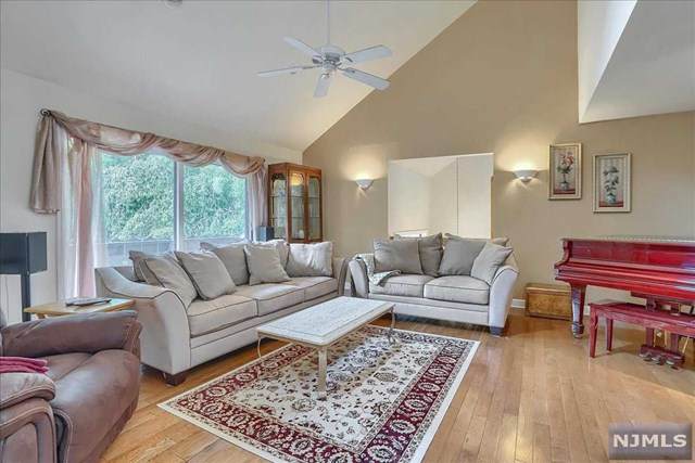 18 Cheshire Lane - Photo 1