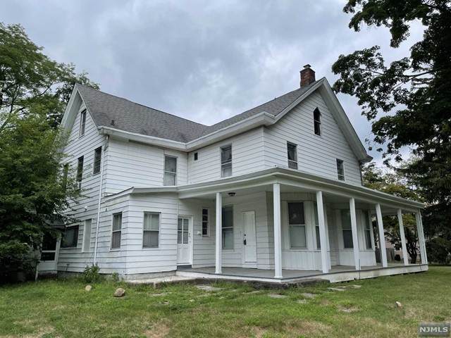 8 Whites Lane - Photo 1