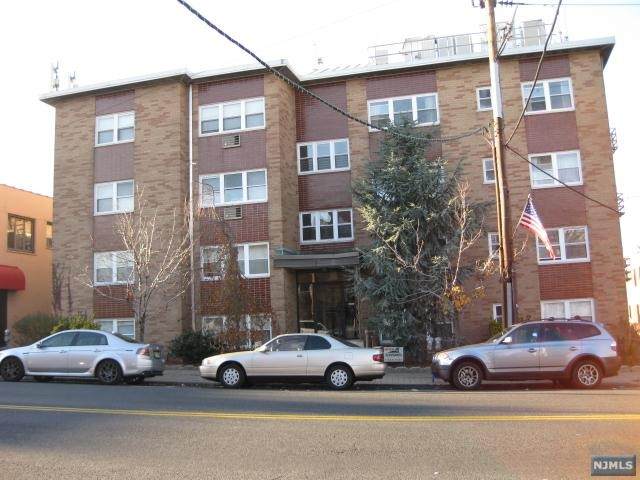 427-431 Broad Avenue - Photo 1