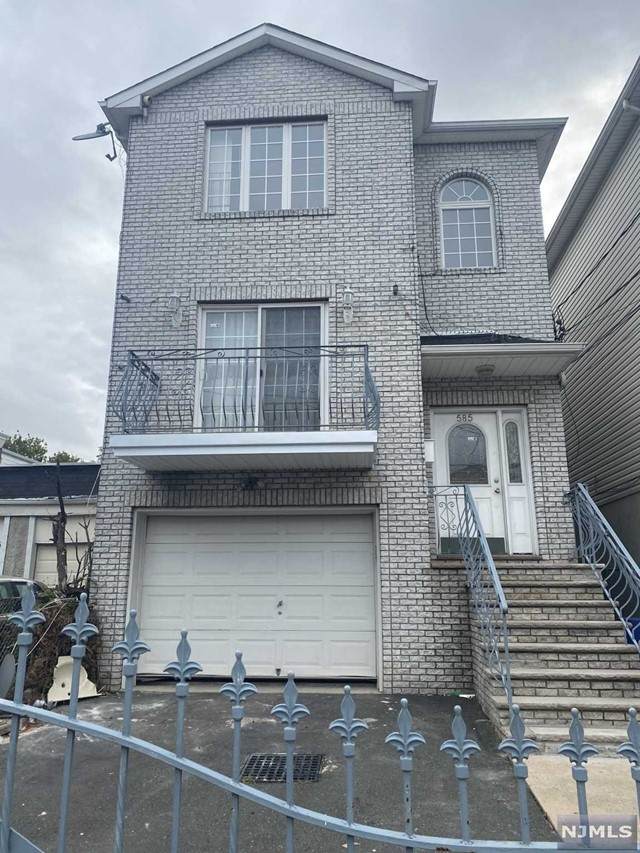 585 9th Street - Photo 1