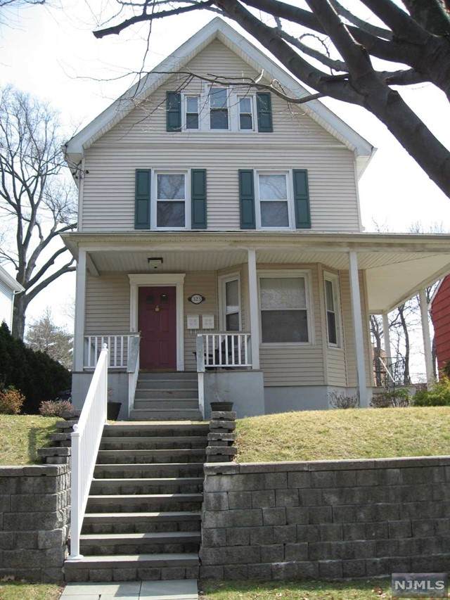 323 Mortimer Avenue - Photo 1