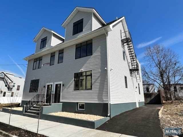 254 22nd Street - Photo 1
