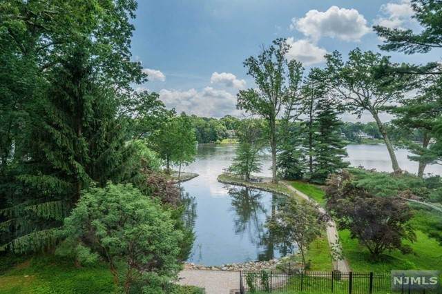 298 Boulevard - Photo 1