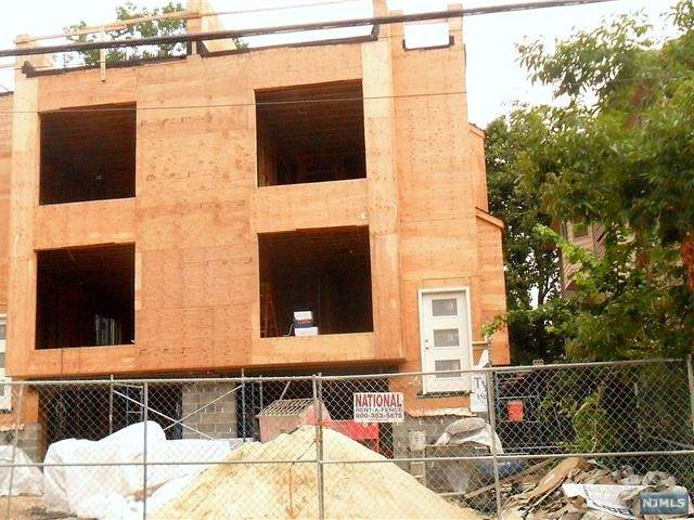 281 Grant Avenue - Photo 1