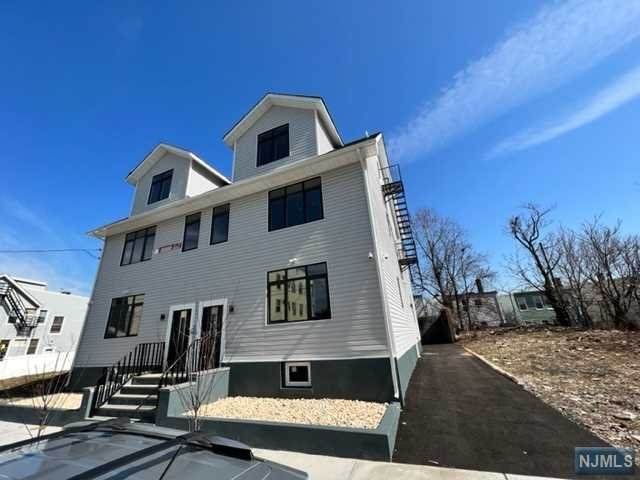 254 22nd Street - Photo 1