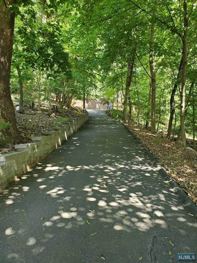 524 Ramapo Valley Road - Photo 1