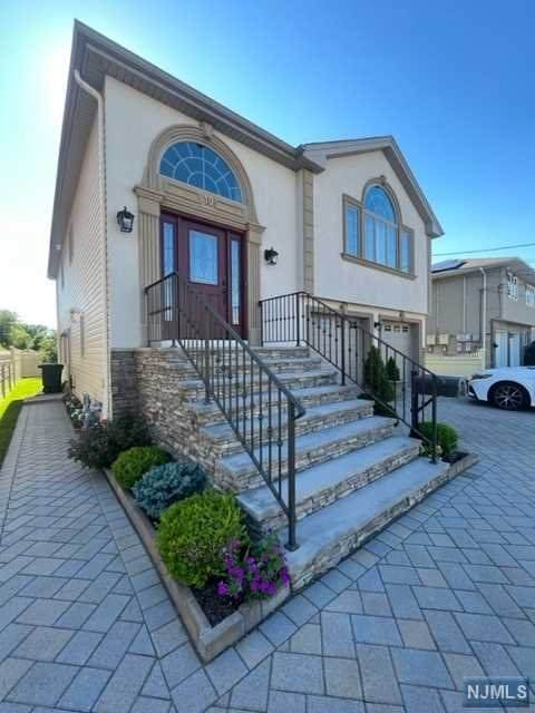 10 Gall Avenue - Photo 1