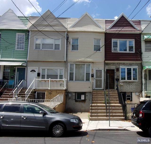 257 Randolph Avenue - Photo 1