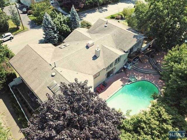108 Hollywood Avenue - Photo 1