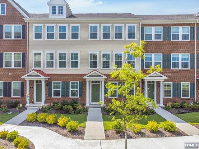 9 Landmark Lane - Photo 1