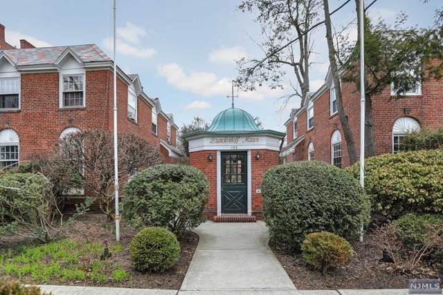 185 Palisade Avenue - Photo 1