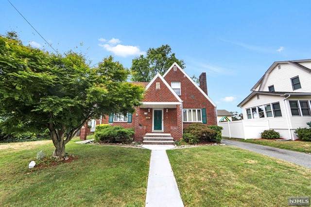 2-30 Lyncrest Avenue - Photo 1