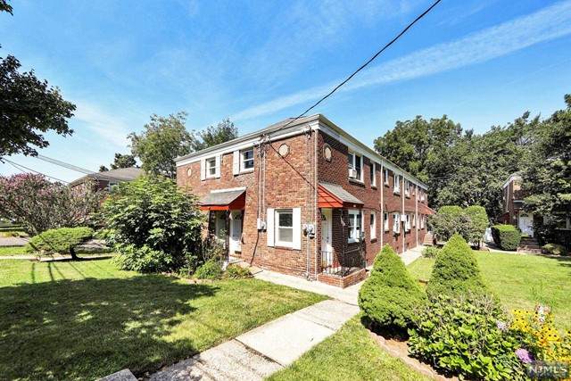 733 Broad Avenue - Photo 1