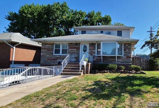201 Mcelroy Avenue - Photo 1