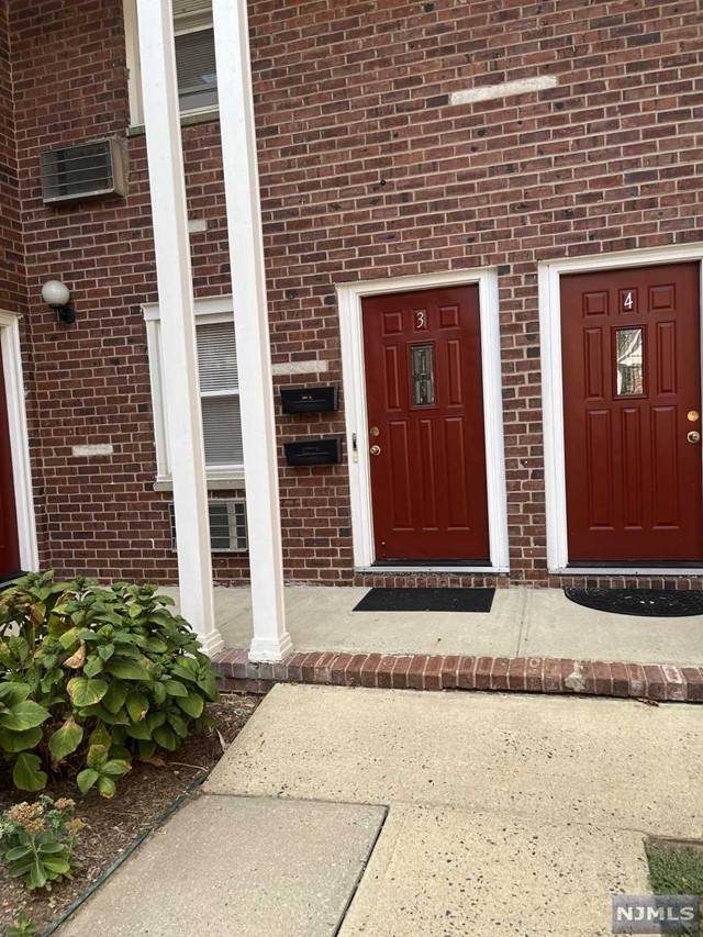 715 Broad Avenue - Photo 1