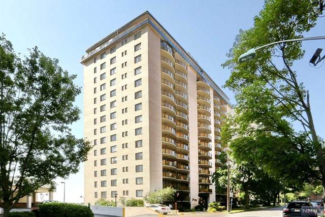 150 Overlook Avenue - Photo 1