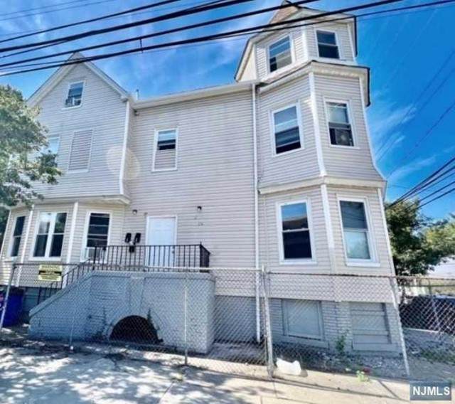 370-374 13th Avenue - Photo 1