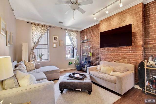 300 1st Street - Photo 1