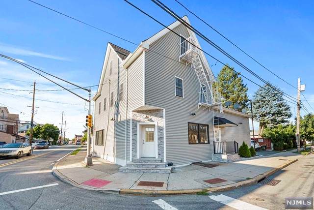 402 River Drive - Photo 1