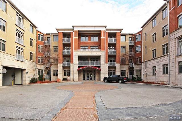 7400 River Road - Photo 1