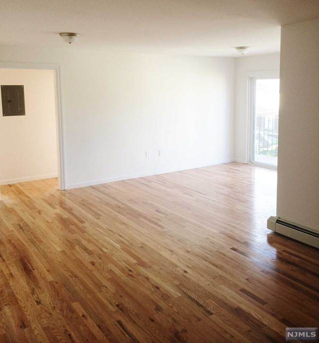 150 Summit Avenue - Photo 1