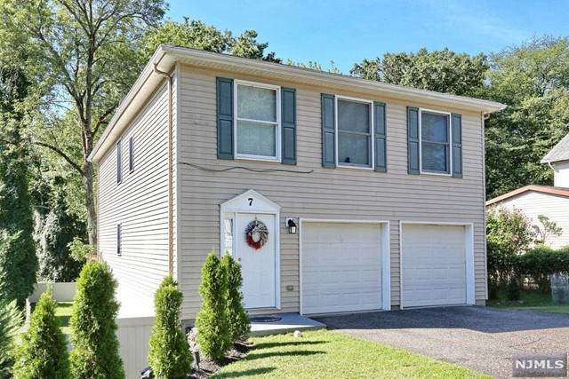 7 Lawrence Avenue - Photo 1