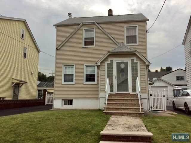 604 9th Street - Photo 1