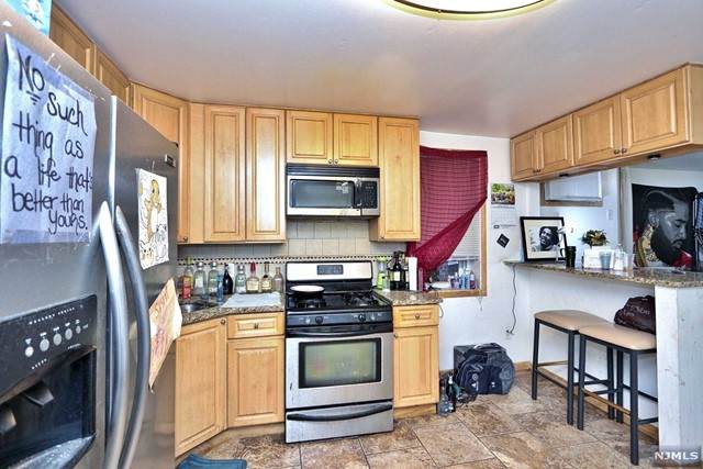 602 6th Street - Photo 1